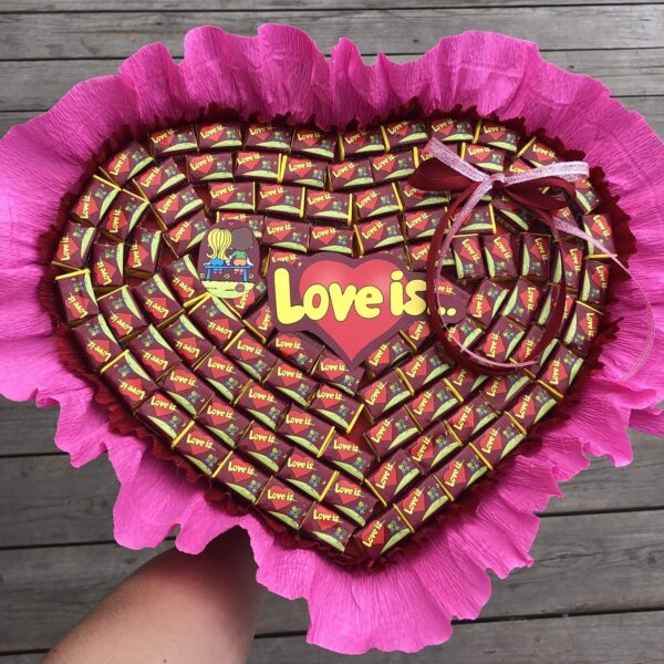 Букет "Love is.."
